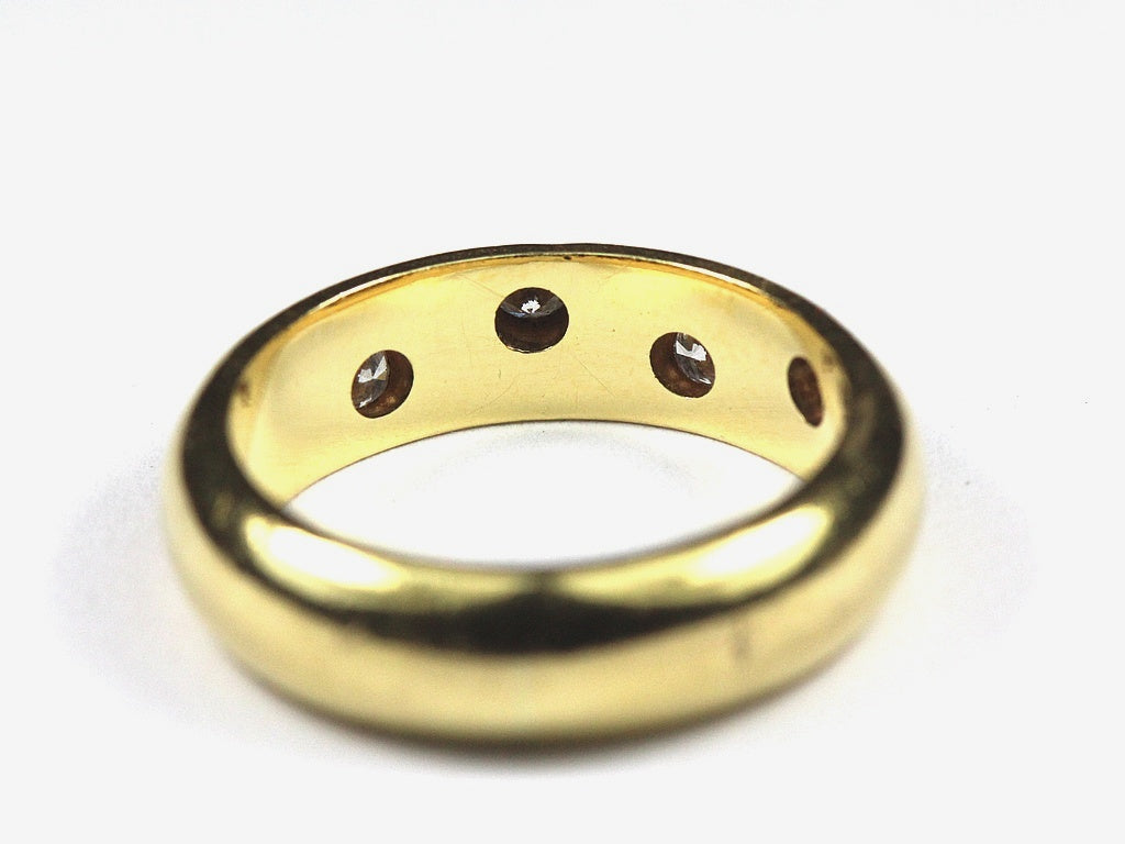18ct Yellow Gold Diamond Wave Band
