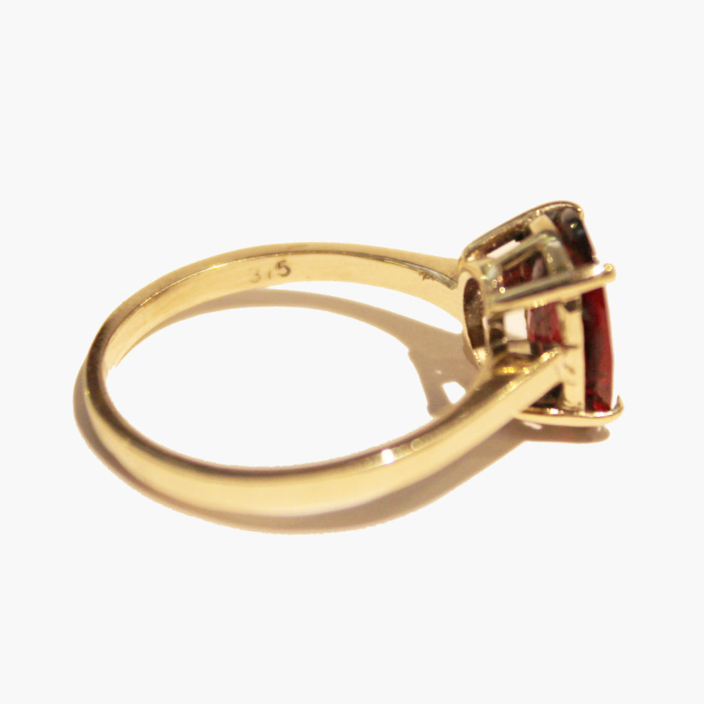 9ct Yellow Gold Garnet Ring