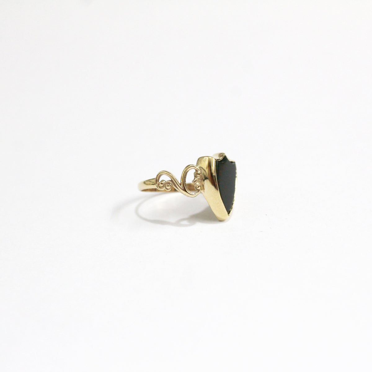 9ct Yellow Gold Bloodstone V Shield Signet Ring