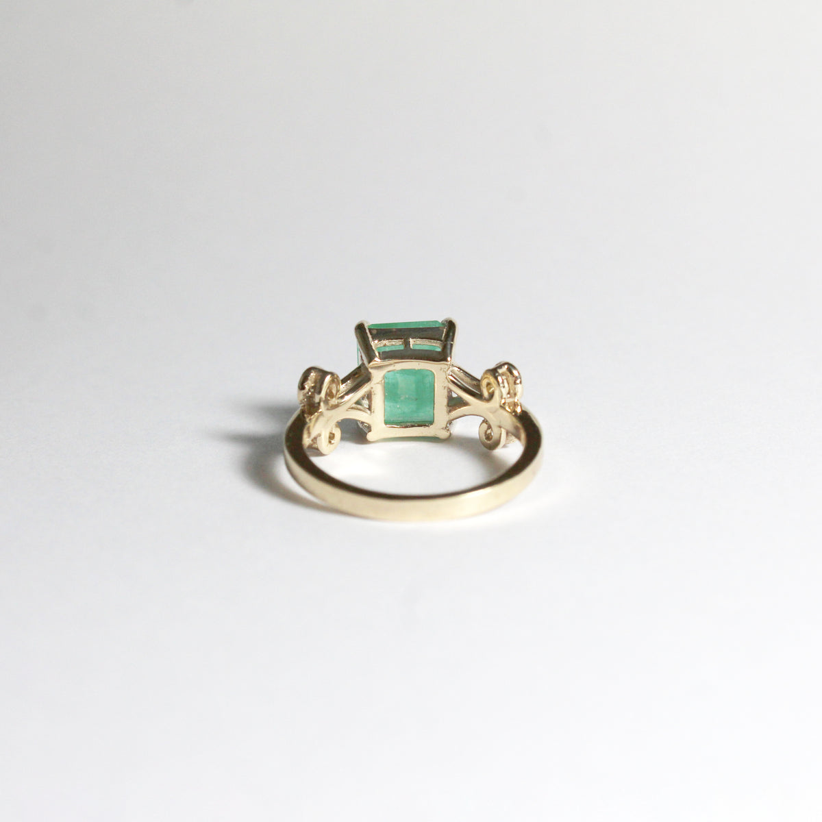 9ct Yellow Gold 3.70ct Emerald Ring