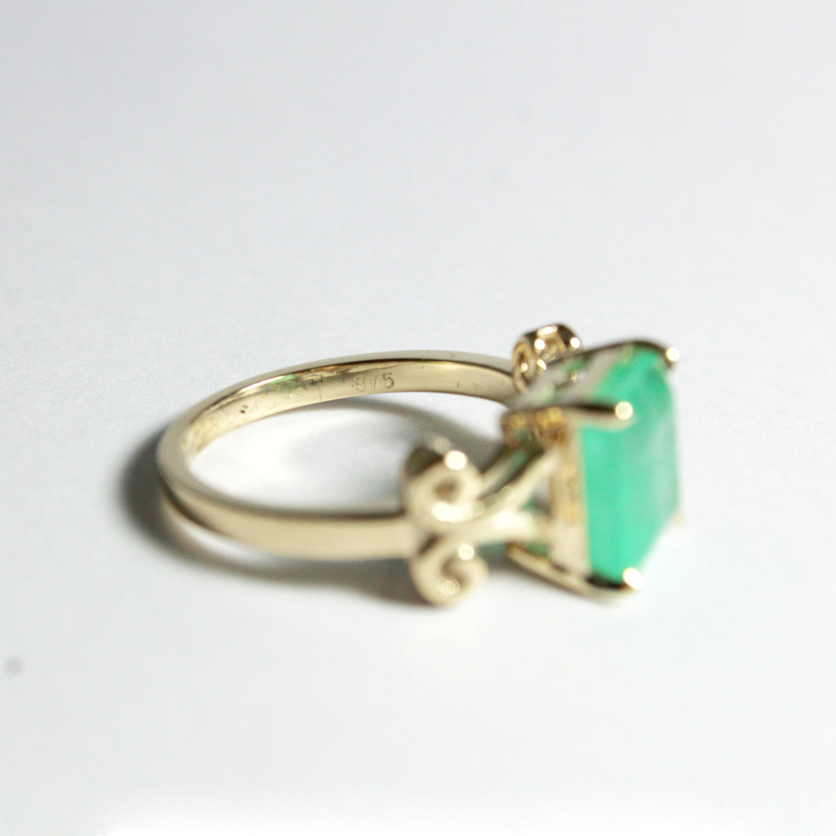 9ct Yellow Gold 3.70ct Emerald Ring