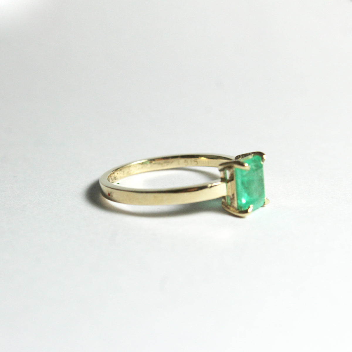 9ct Yellow Gold 1ct Emerald Ring