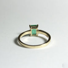 9ct Yellow Gold 1ct Emerald Ring