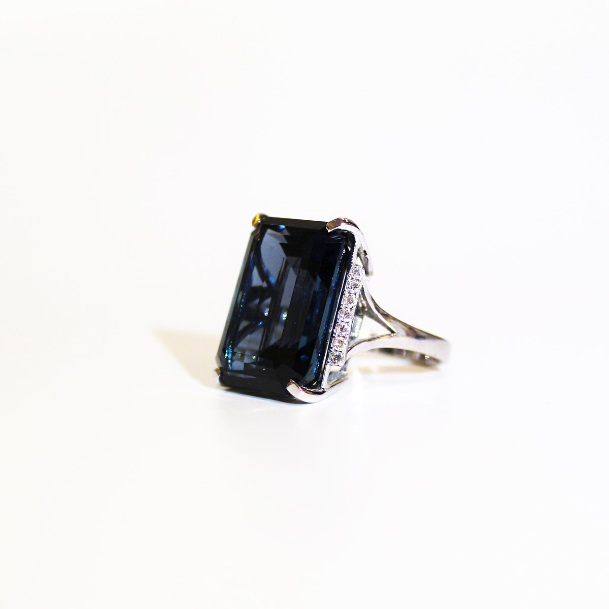 9ct White Gold London Blue Topaz and Diamond Ring