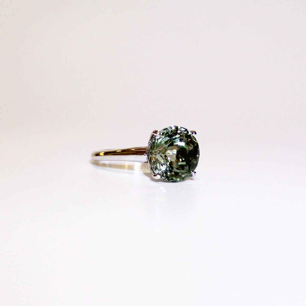 9ct White Gold Green Tourmaline Ring