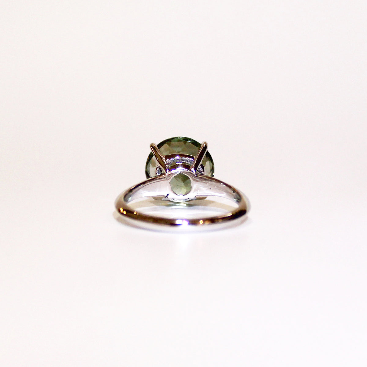 9ct White Gold Green Tourmaline Ring