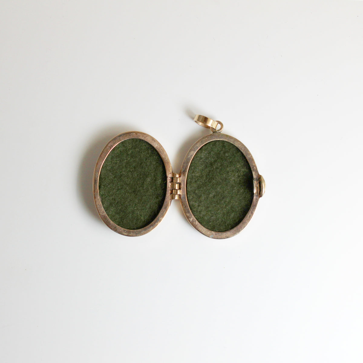 Vintage 9ct Rose Gold Garnet Locket