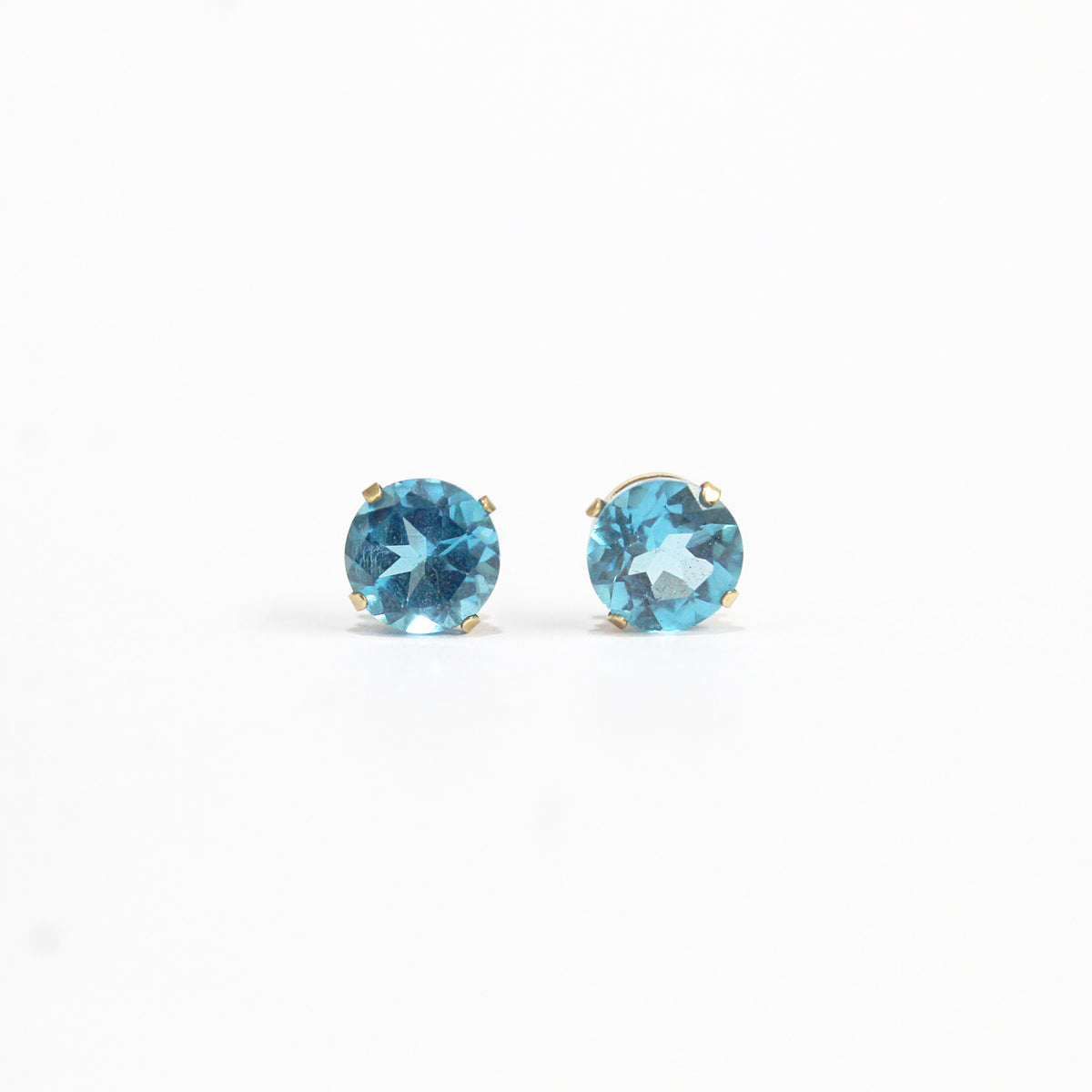 18ct Yellow Gold Swiss Blue Topaz Stud Earrings