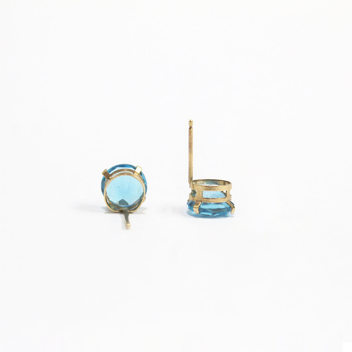 18ct Yellow Gold Swiss Blue Topaz Stud Earrings