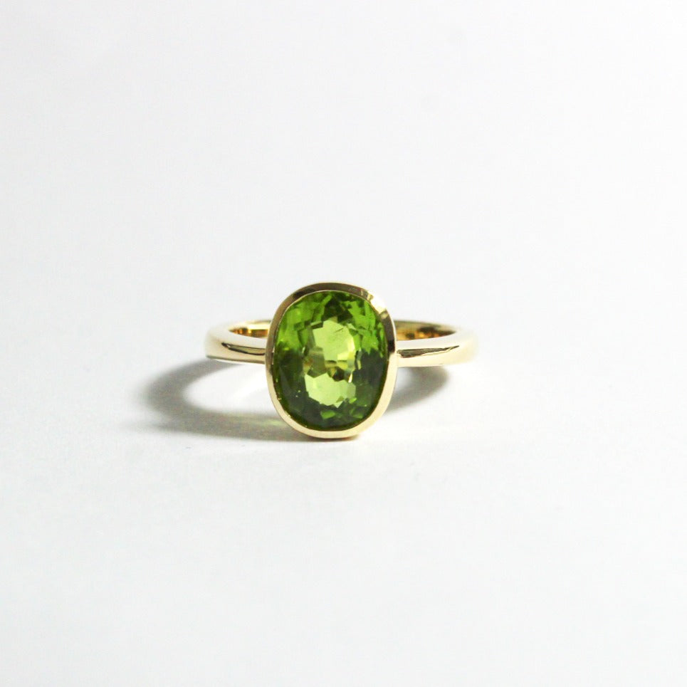 9ct Yellow Gold 3.68ct Peridot Ring