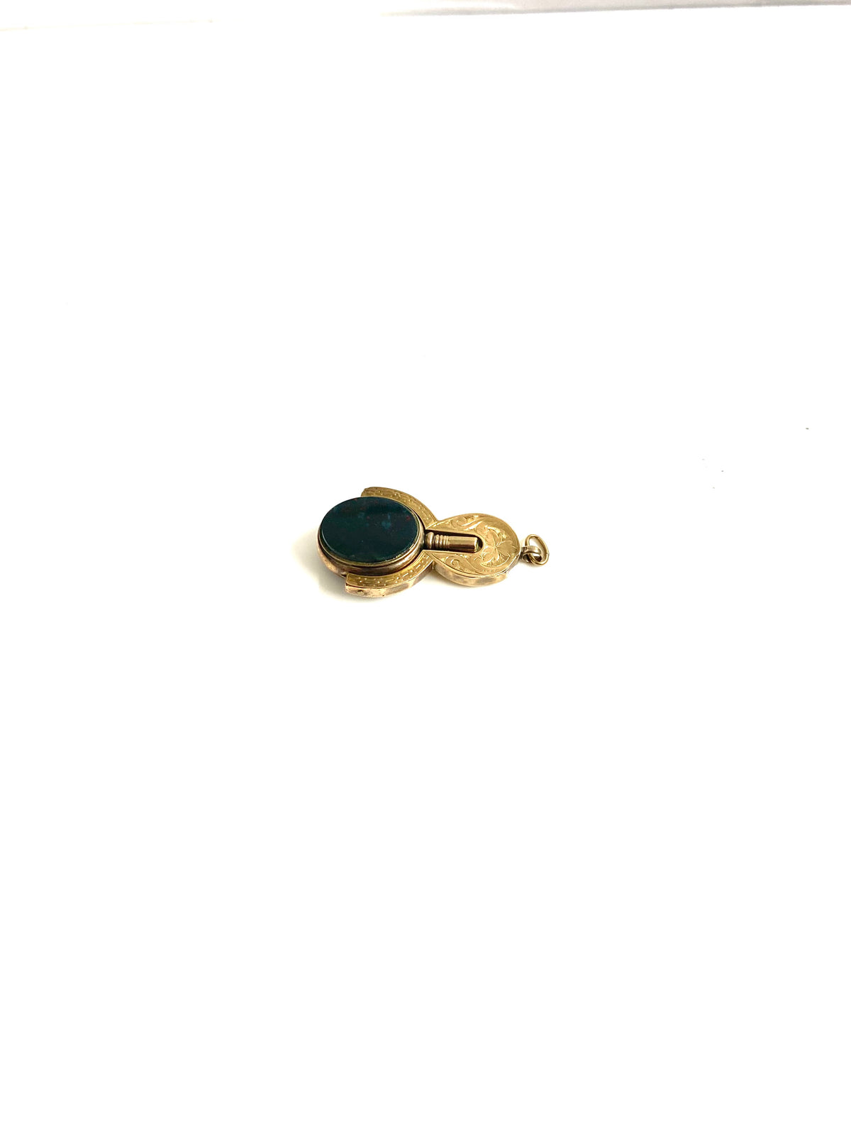 9ct Gold Bloodstone Pendant