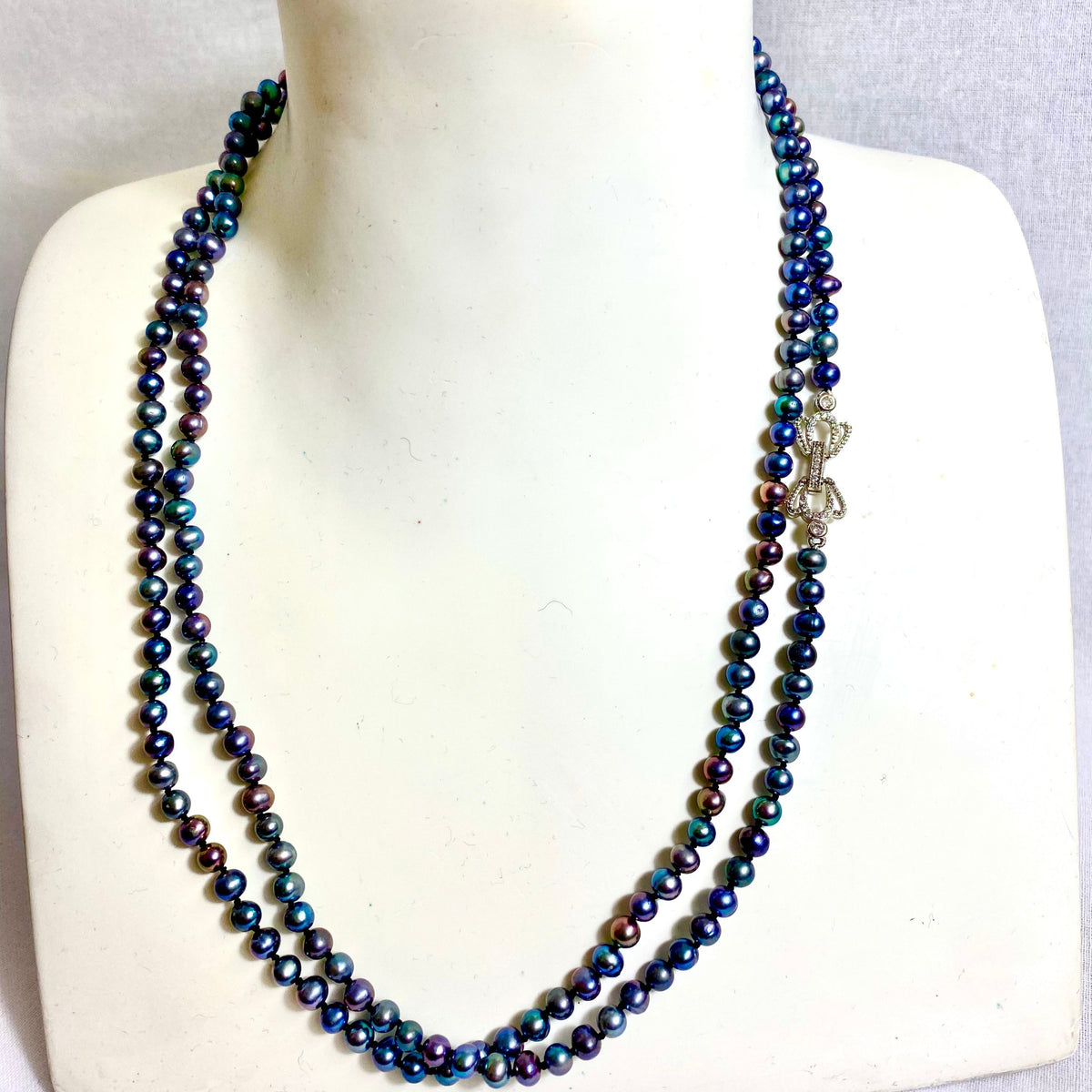 Peacock Round Fresh Water Pearl Necklace