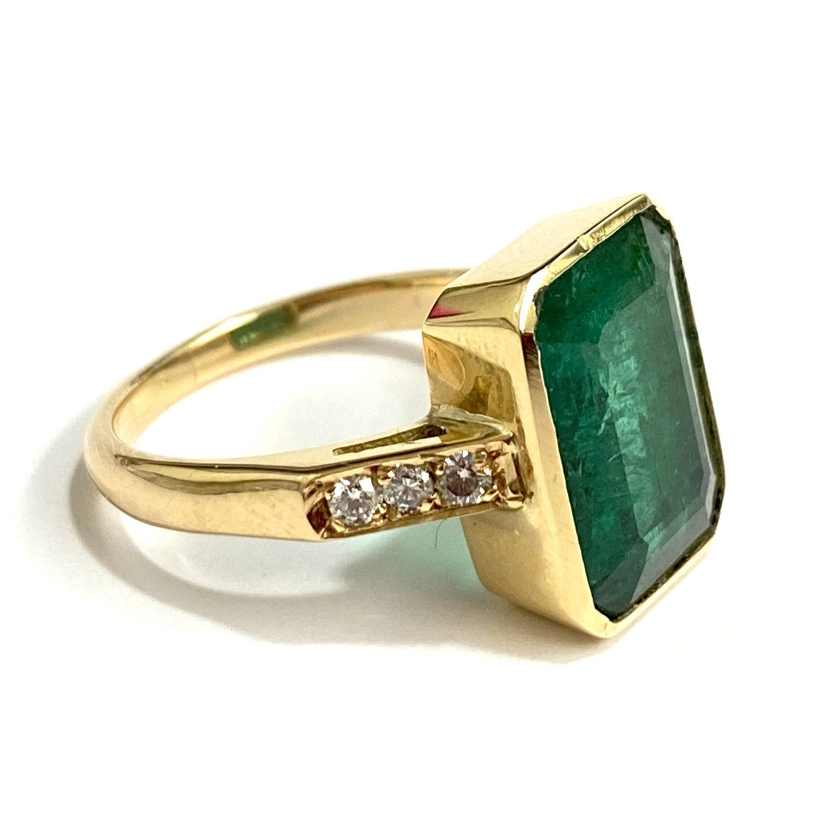 18ct Yellow Gold 10ct Emerald and Diamond Ring