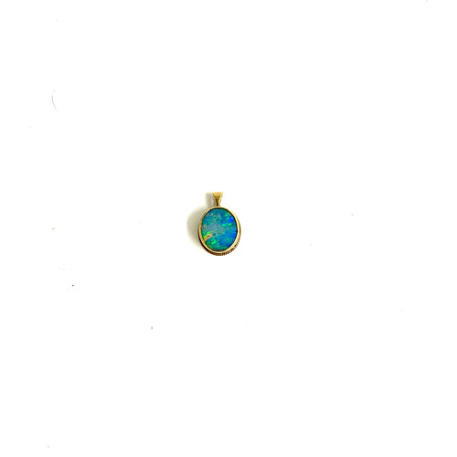 9ct Gold Oval Opal Pendant