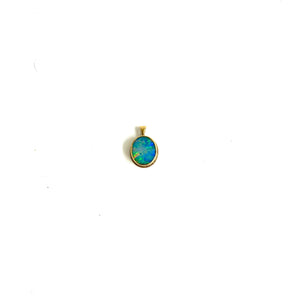 9ct Gold Oval Opal Pendant