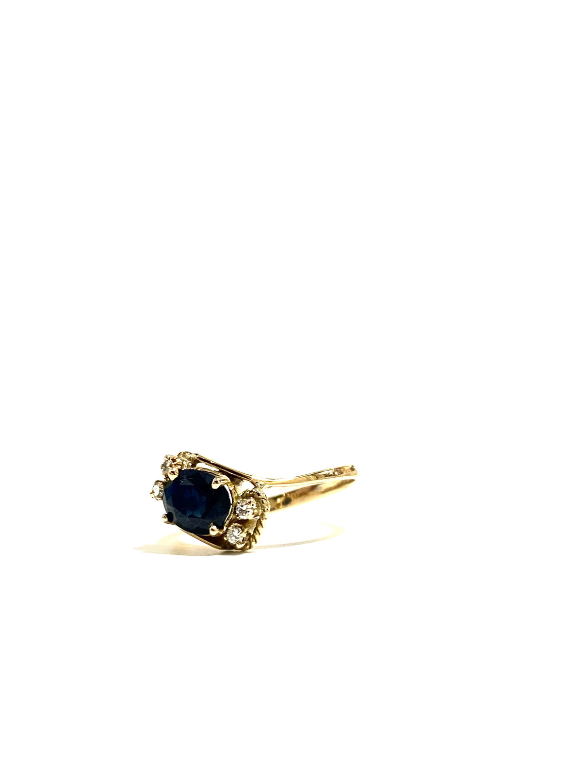 18ct Yellow Gold Sapphire and Diamond Ring