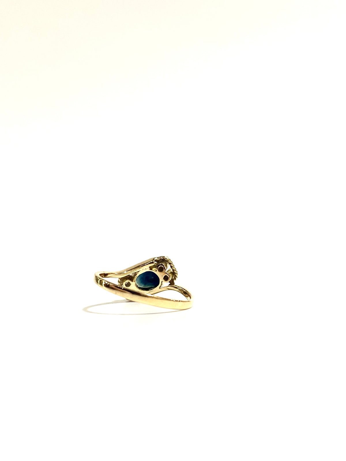 18ct Yellow Gold Sapphire and Diamond Ring