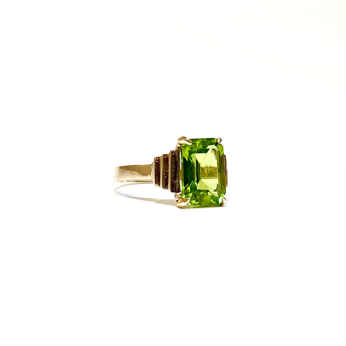 9ct Yellow Gold 3.05ctw Rectangular Cut Peridot Ring