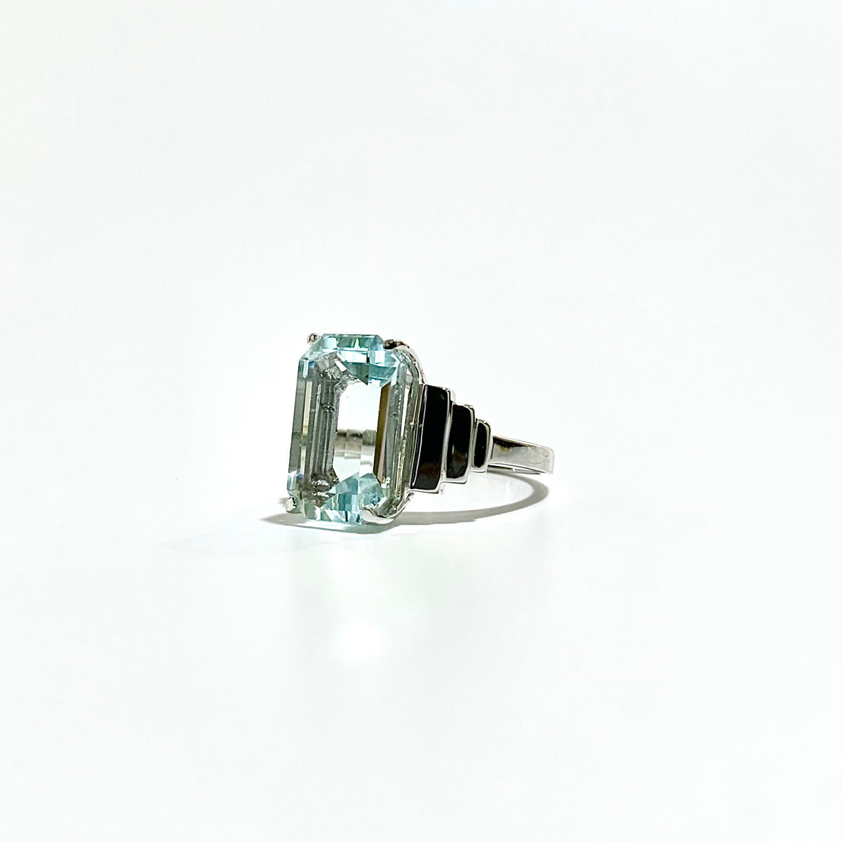 9ct White Gold Rectangular Cut Aquamarine Ring