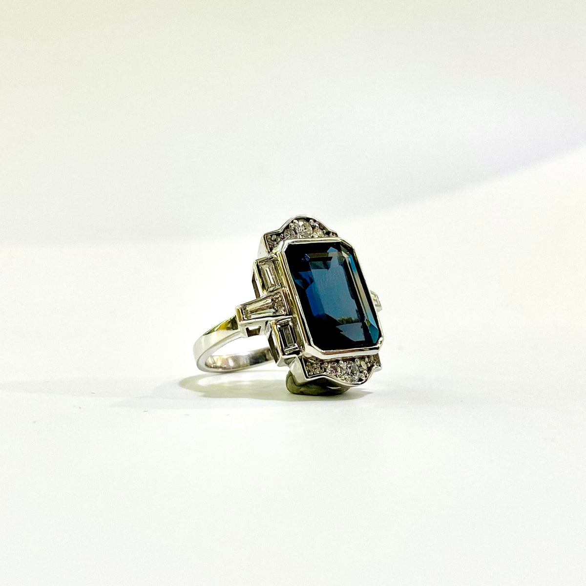 18ct White Gold London Blue Topaz and Diamond Ring