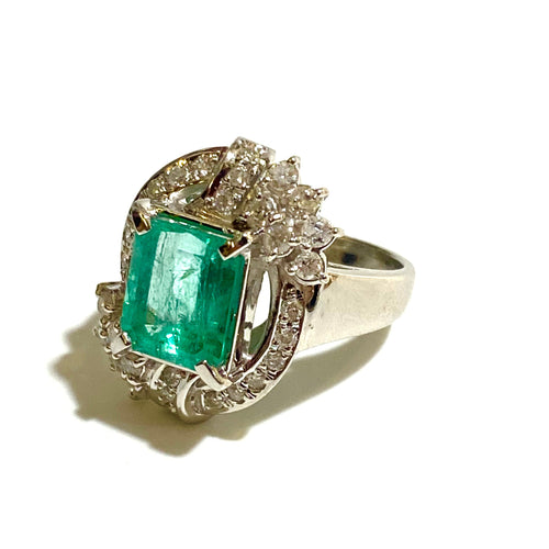 Retro Style Colombian Emerald and Diamond Ring