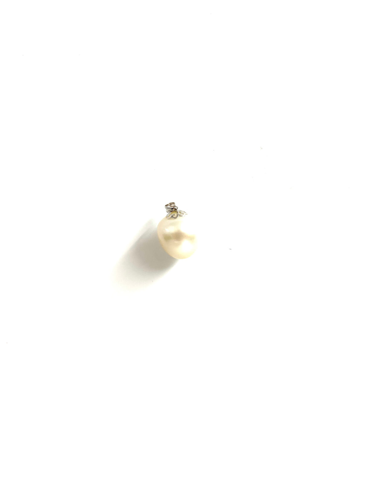 9ct White Gold South Sea Pearl Pendant