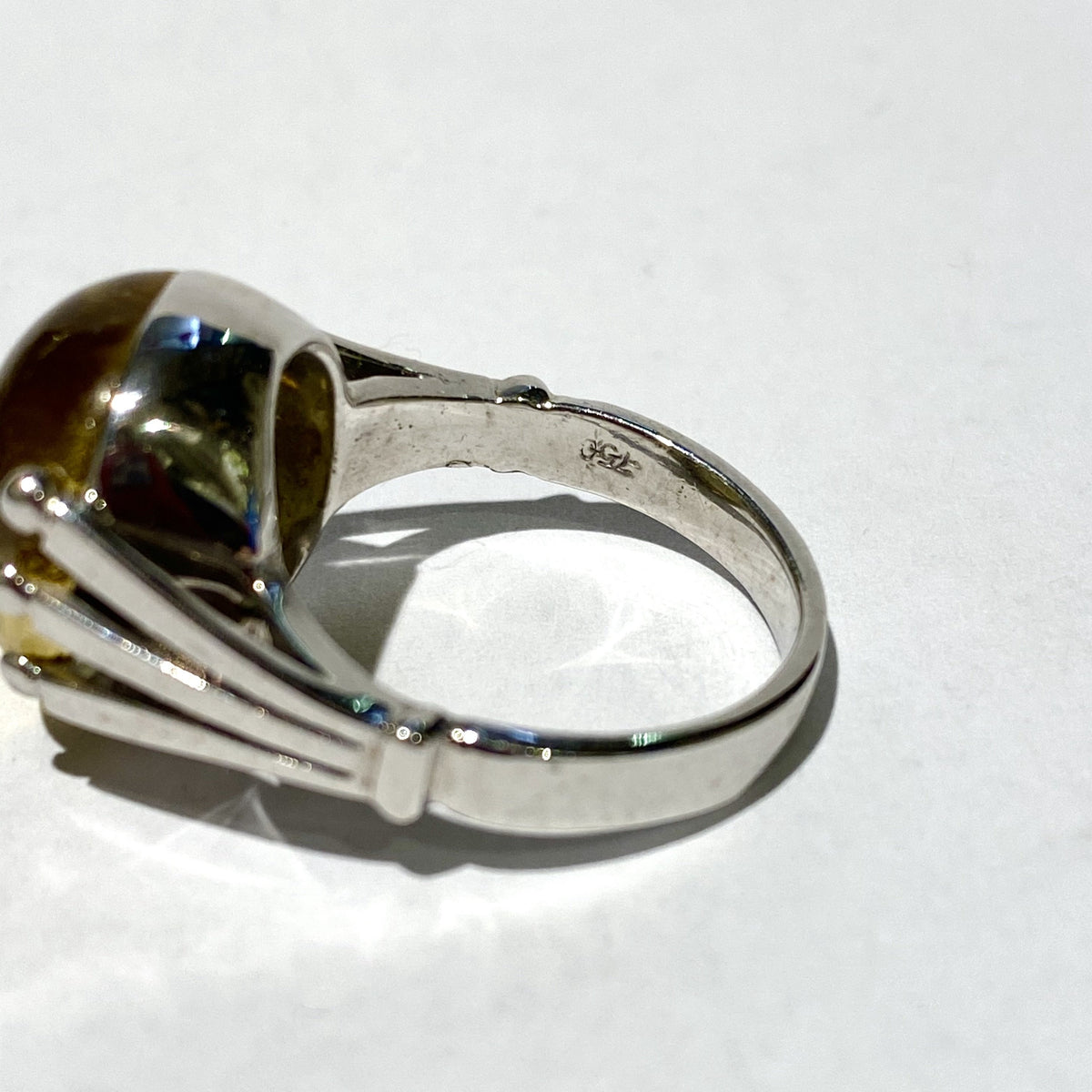 18ct White Gold 9.75ct Cabochon Yellow Beryl Dress Ring