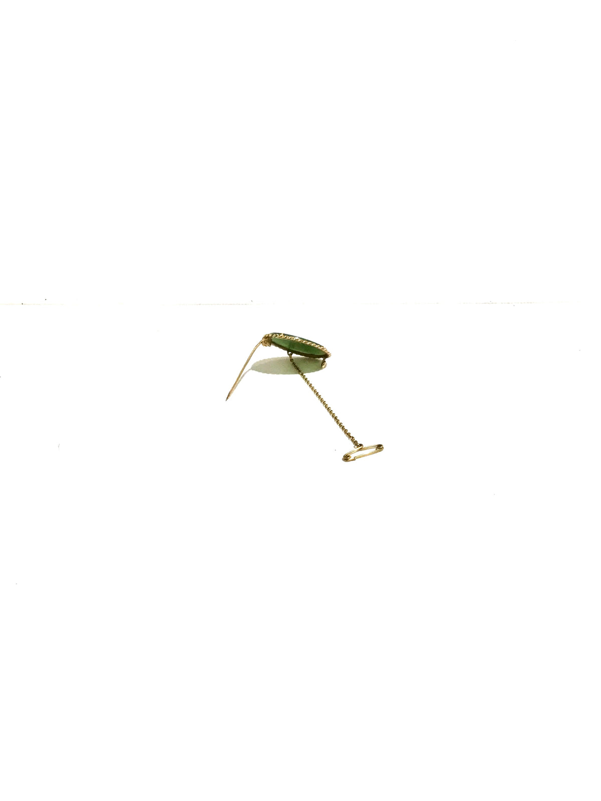 9ct Gold Nephrite Jade Oval Brooch