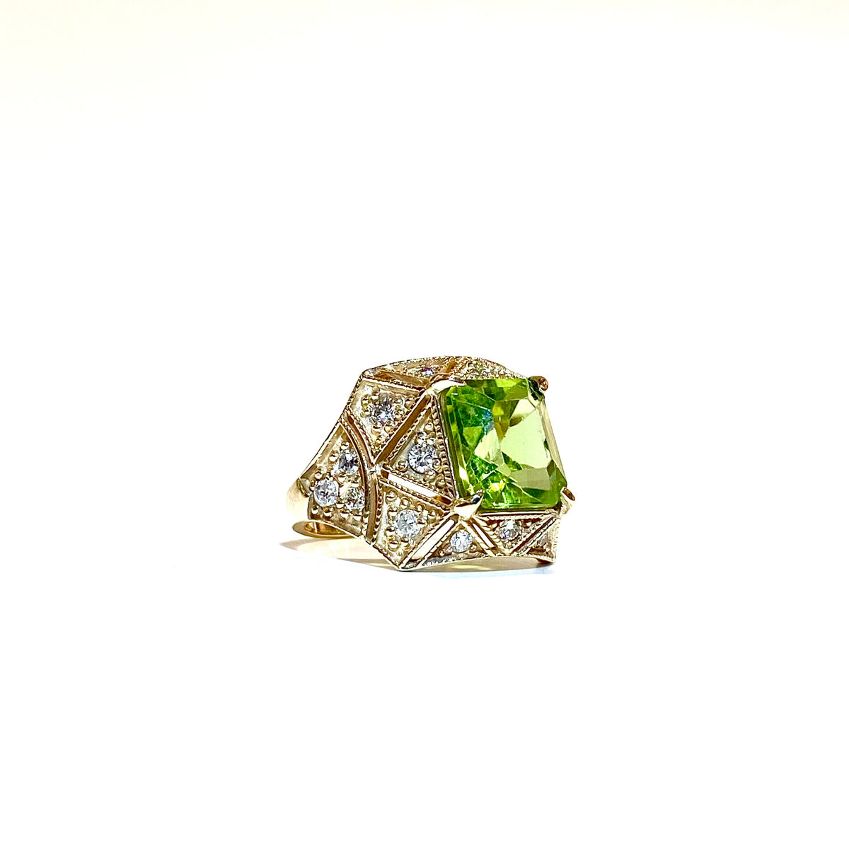 9ct Yellow Gold 3.95ctw Peridot and Diamond Ring