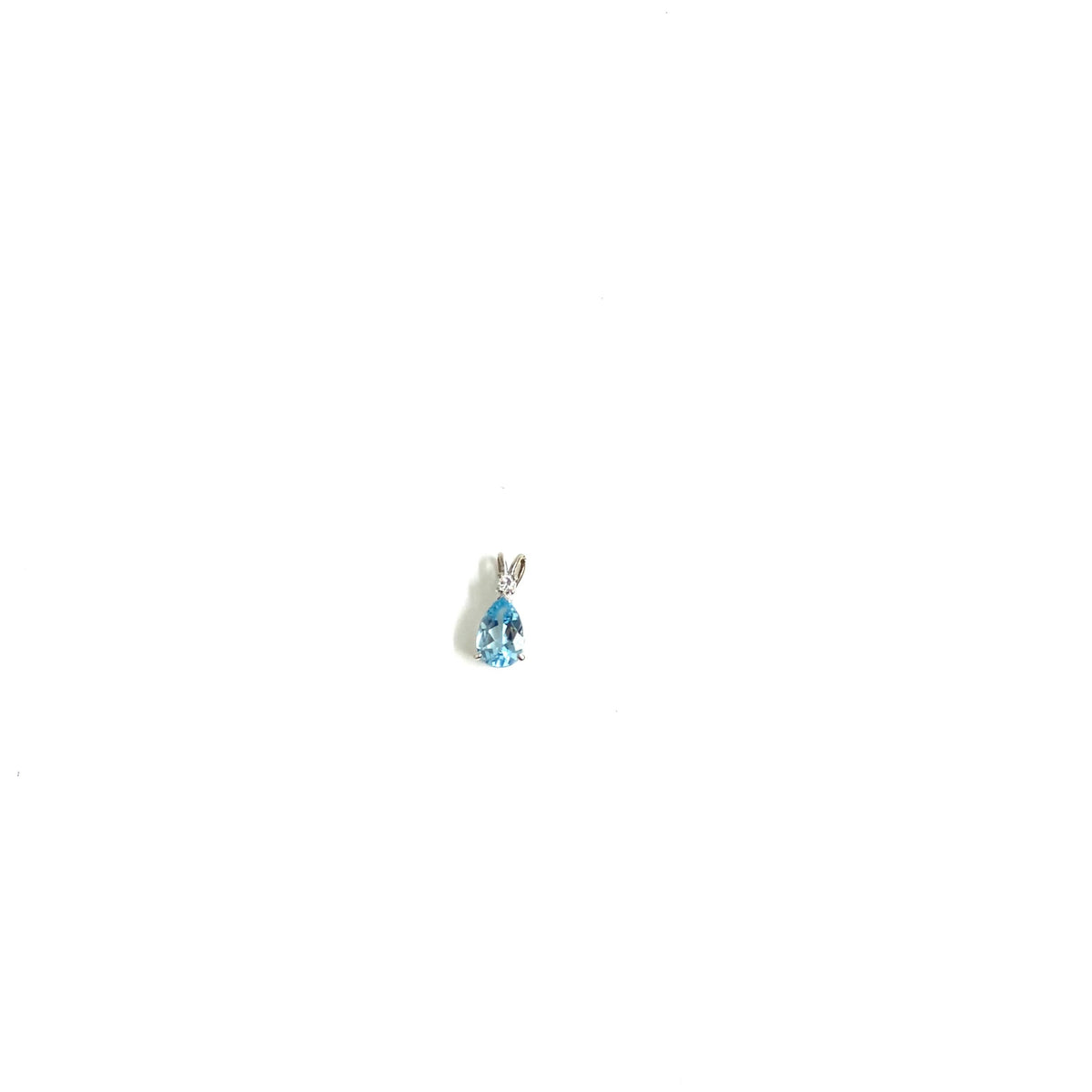 18ct Gold Diamond and Aquamarine Pendant