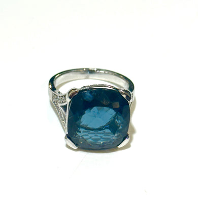 9ct White Gold London Blue Topaz Ring with Diamonds