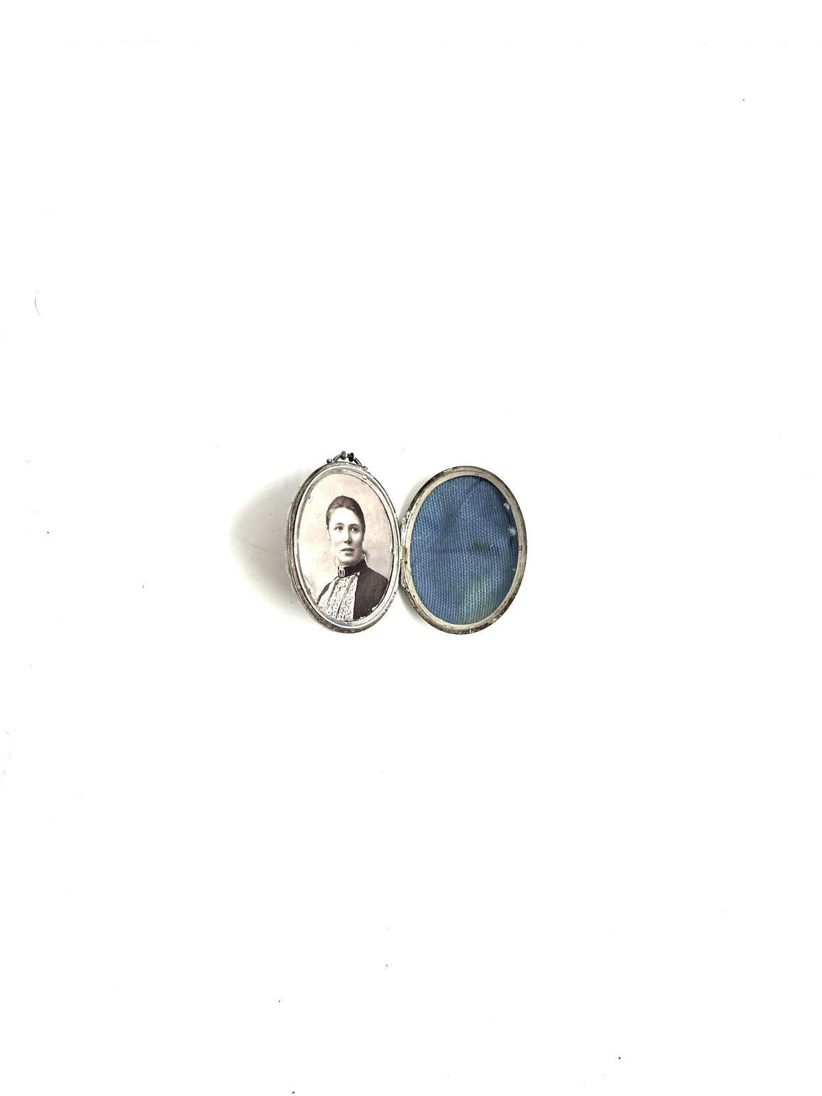 Sterling Silver Antique Oval Engraved Locket