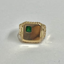 Antique 9ct Yellow Gold Emerald Engraved Signet Ring