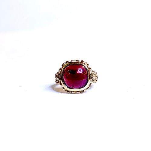 9ct Yellow Gold 7ct Cushion Shaped Cabochon Garnet Ring