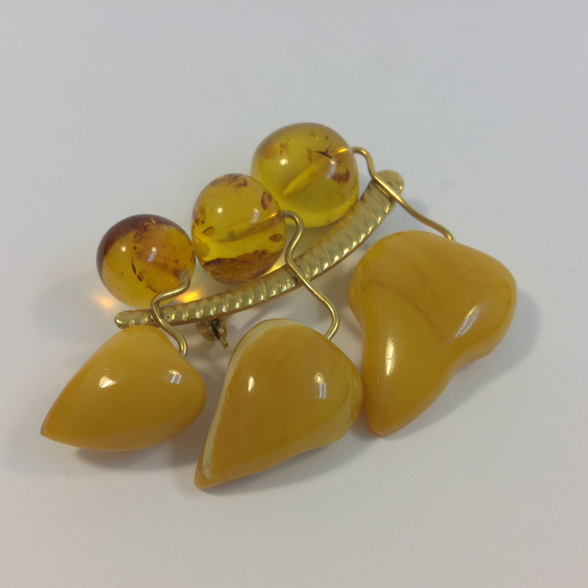 9ct Gold Amber Brooch