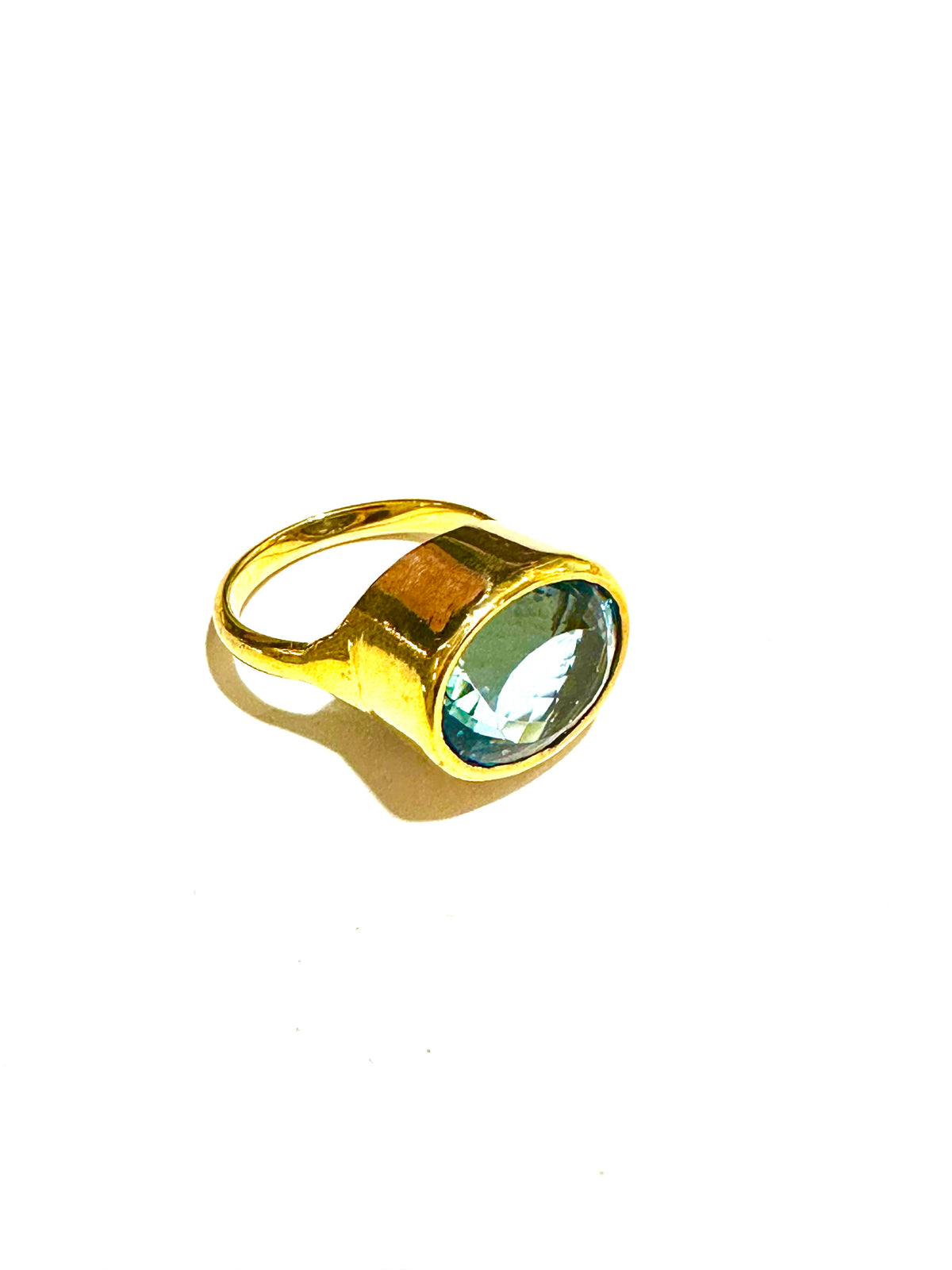 9ct Yellow Gold Blue Topaz