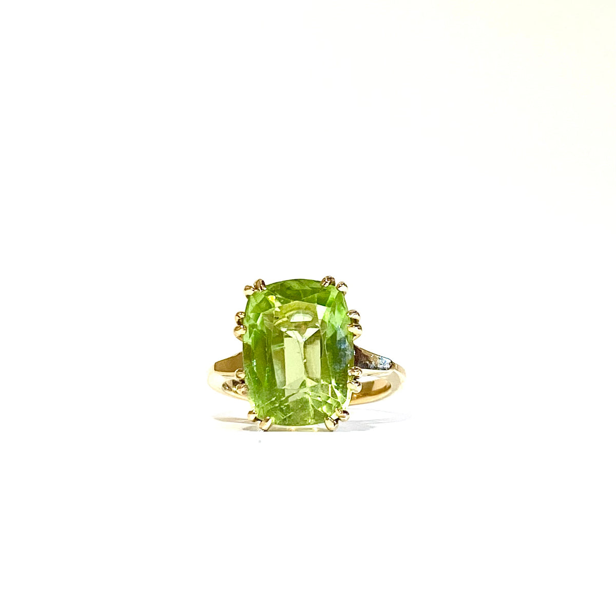 18ct Yellow Gold Peridot Ring