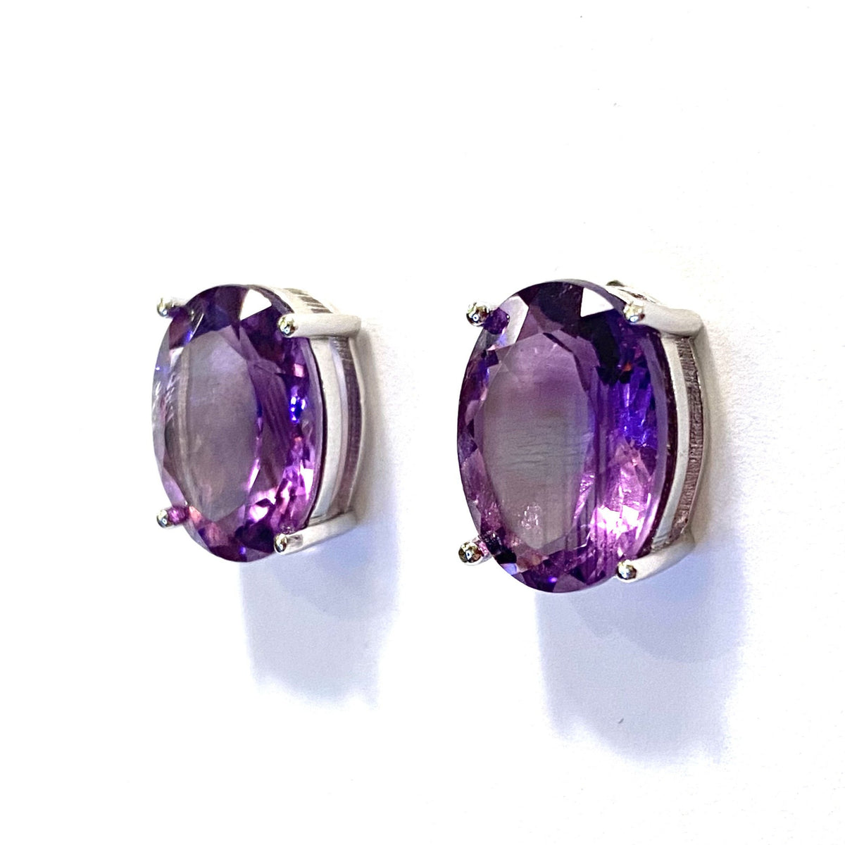 9ct White Gold Amethyst Stud Earring