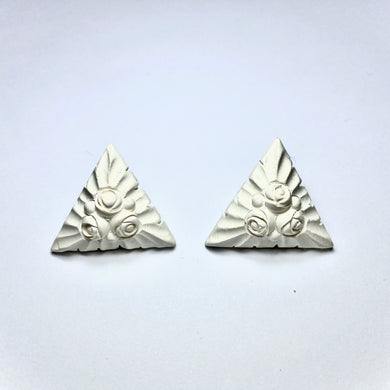 Vintage Carved Floral Mesculum Triangle Clip On Earrings