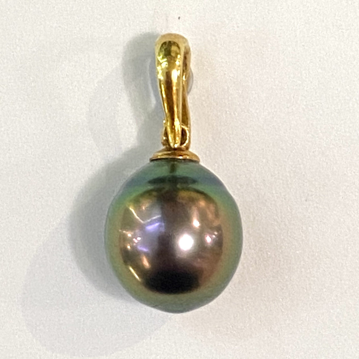 9ct Yellow Gold 12mm Peacock Black Tahitian Pearl Enhancer