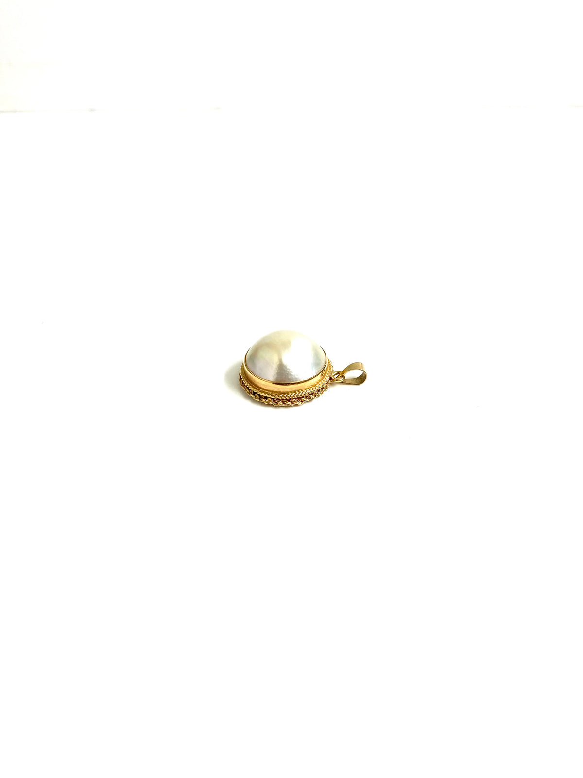 Mabe Pearl 10ct Gold Pendant