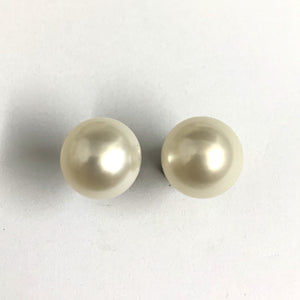 18ct White Gold Pink Cultured Pearl Button Stud Earrings