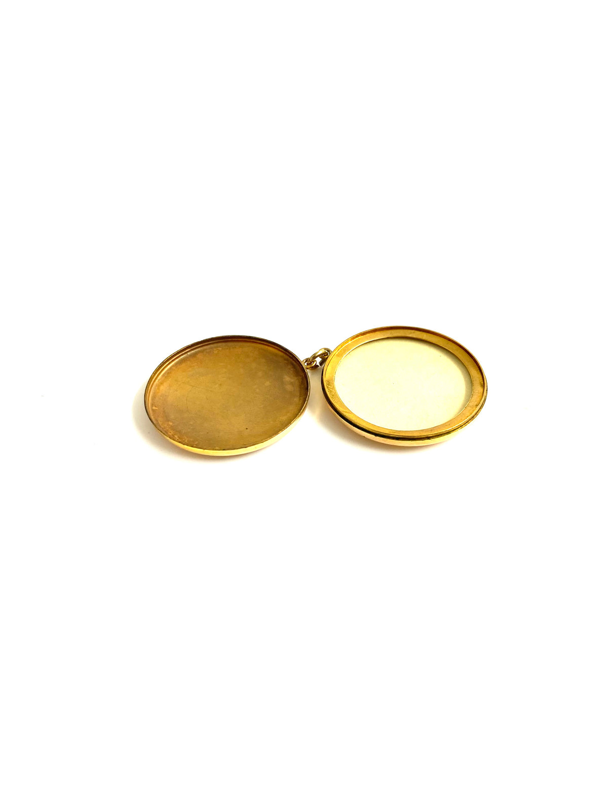 9ct Gold Engraved Round Locket