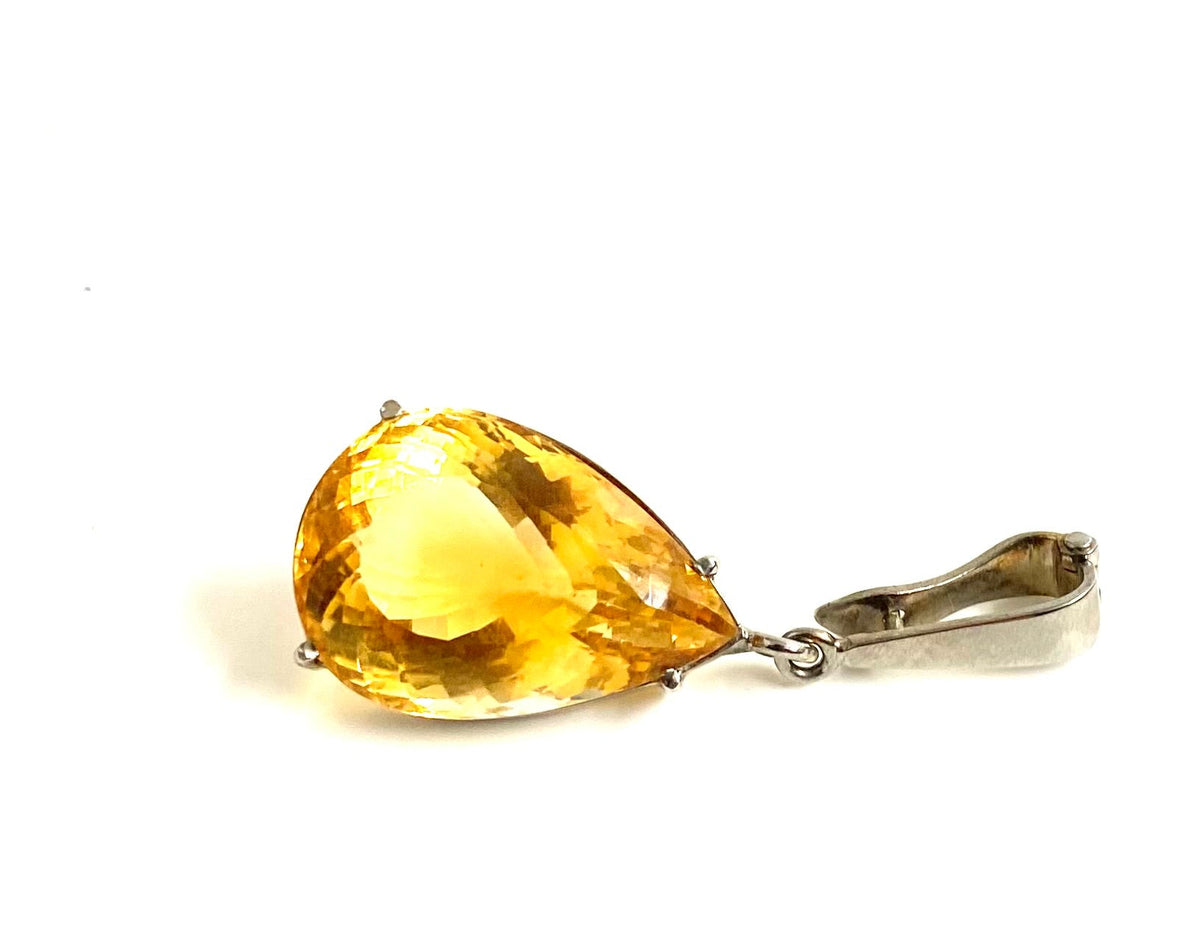 9ct White Gold 20ct Citrine Pendant