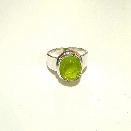 4.92g Sterling Silver Cabochon Peridot Ring