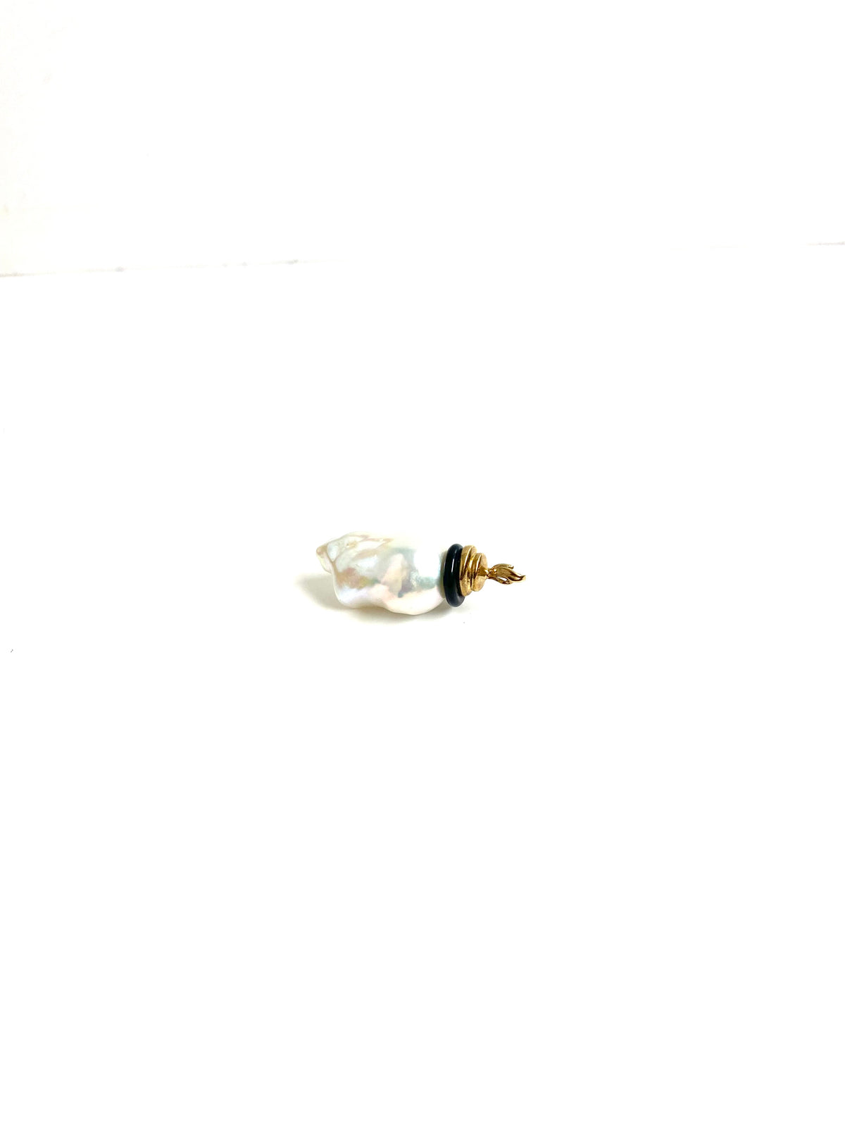 9ct Yellow Gold Onyx and Baroque Pearl Pendant