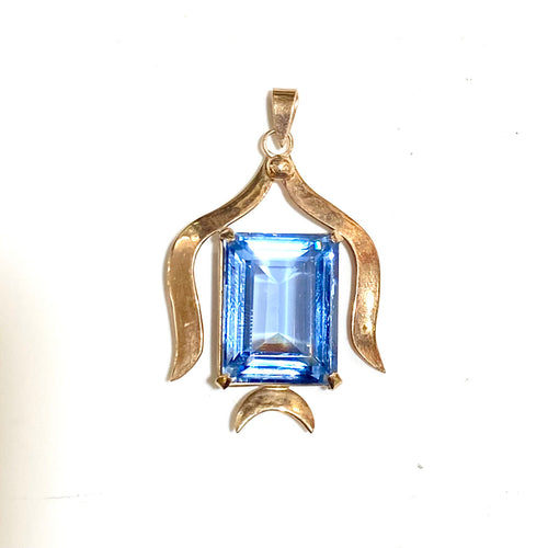 Yellow Gold Blue Topaz Pendant