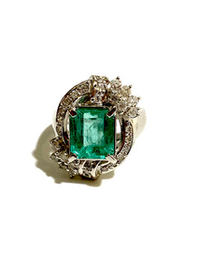 Retro Style Colombian Emerald and Diamond Ring