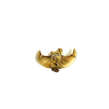 18ct Gold Tigers Claw