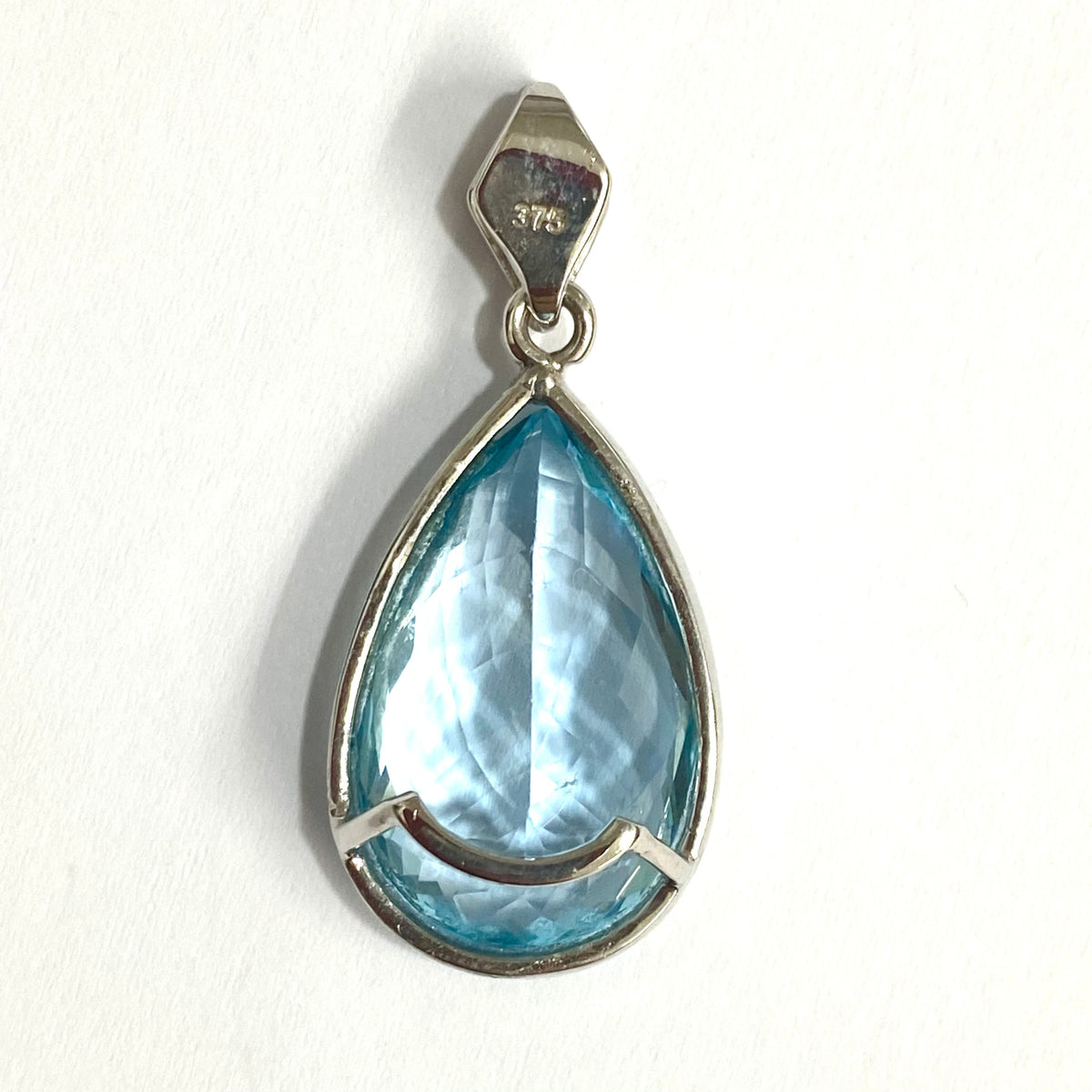 9ct White Gold 18ct Swiss Blue Topaz Pendant